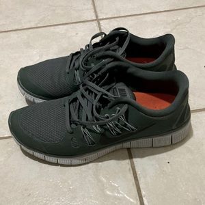 Nike Freerun 5.0 Mens 10.5 Green